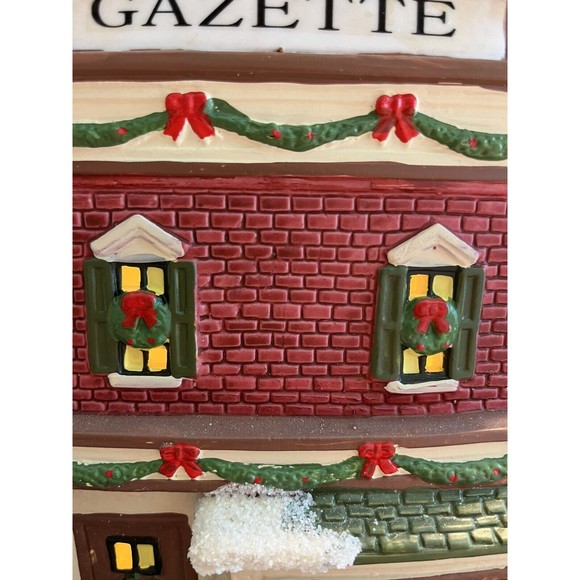 St Nicholas Square Village Gazette News Illuminates House Christmas Village IOB - Picture 5 of 16